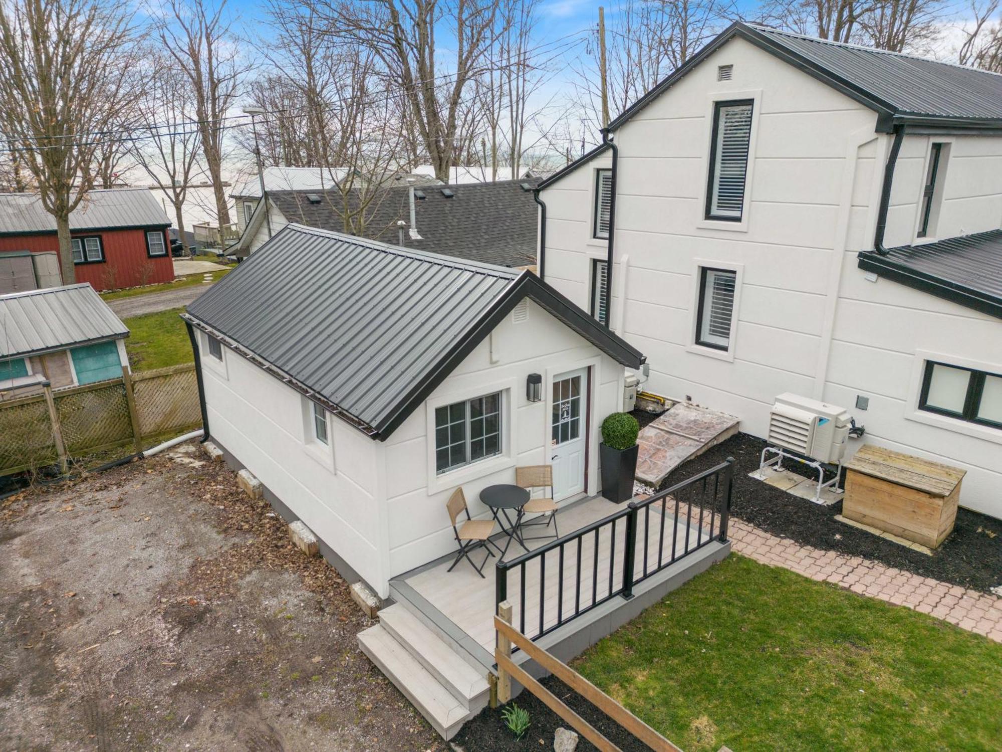 Luxe Lodges On Lake Erie Port Dover Exterior foto